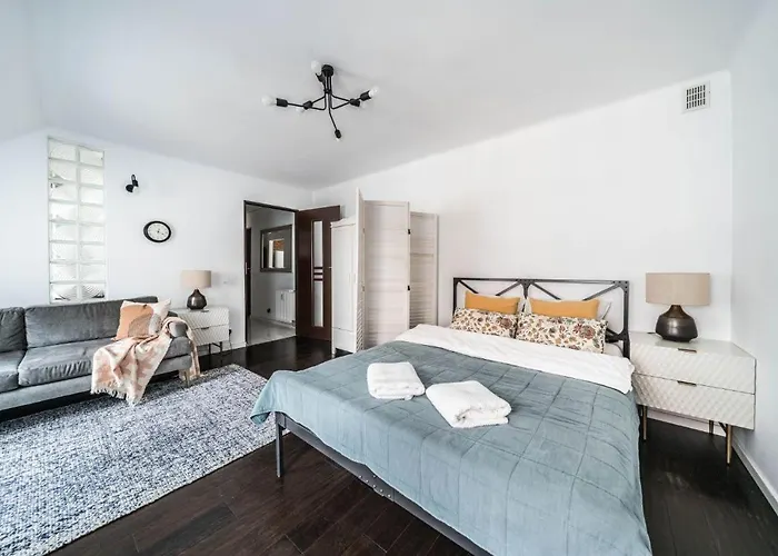 Wroniecka In Center *